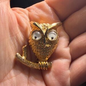 Vintage- Gold Owl Brooch with Googly Eyes